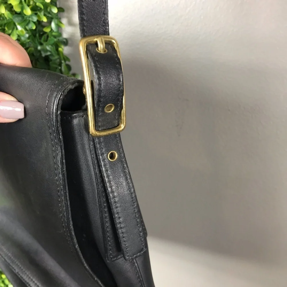 Vintage Coach Black Leather Bag - Picture 5 of 11